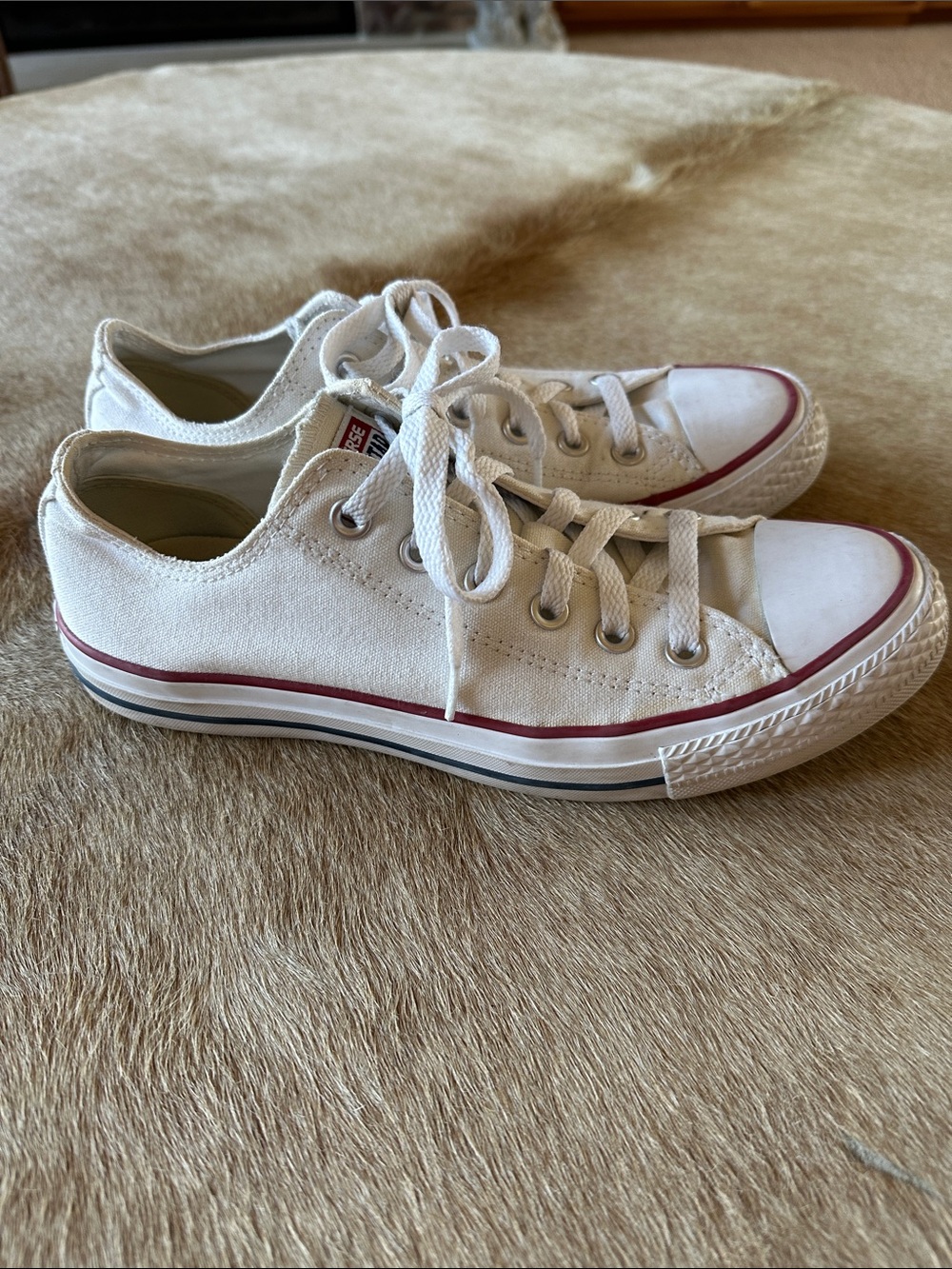 Converse Low Top Sneakers in Off-White with Red and Navy Accents